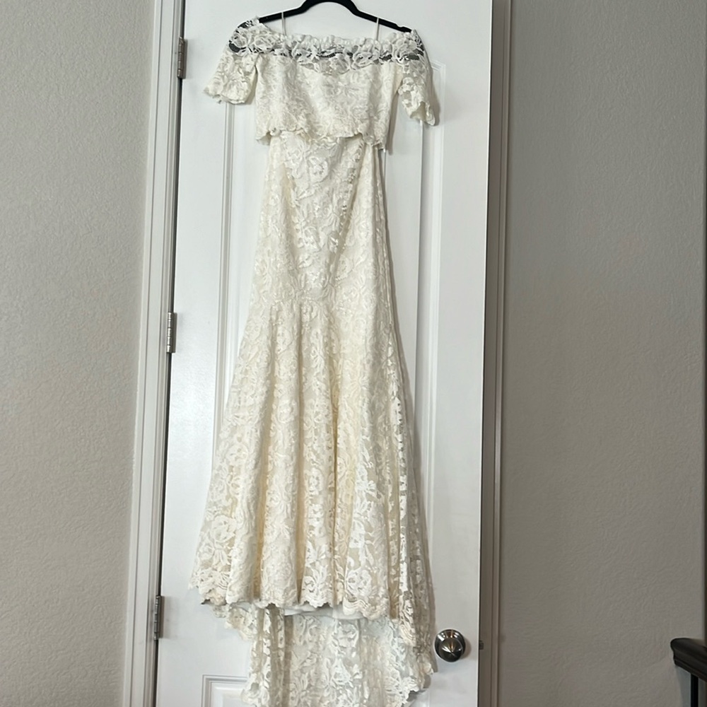 Grace loves lace wedding dress